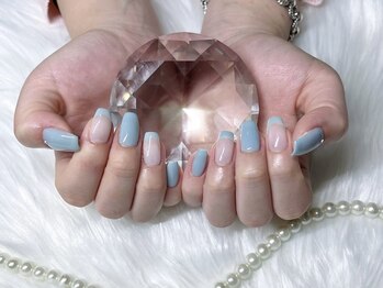 レヴィア(Revia)/フレンチネイル