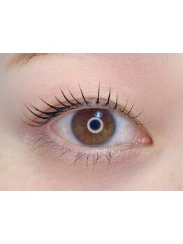 ナチュラル上品な目元にしたい