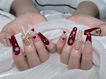 ワイエスネイル 平井店(YS Nail)の写真/ニュアンスネイルもデザインによって華やかな印象に☆更に指先をキレイに見せるネイルをご提案します♪