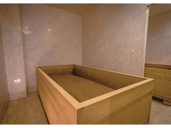 ともしびの写真/体を芯から温め、冷え・肩こり・腰痛・むくみ・慢性疲労改善*個室タイプで安心のプライベート空間♪