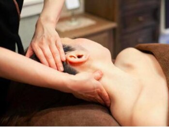 ジネコラボ 横浜山下町(Gyneco-labo)の写真/大好評！《首肩リンパ＆全身ほぐし》どこに行ってもダメな方は是非★頑固な首肩こり・頭痛でお悩みの方へ◎