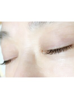 ナチュラル上品な目元にしたい