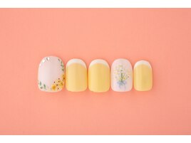 フラワーフレンチネイル