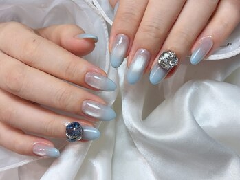 サロン ド ティアラ(salon de Tiara)の写真/お仕事や家事で派手なデザインが出来ない方にも◎爪の大きさや形に合わせて、ぴったりのネイルをご提案♪