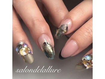 サロンドラリュール(Salon de L'Allure)/