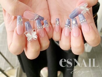 エスネイル 新宿西口店(es NAIL)の写真/ジェルスカルプ対応で華やかな指先♪芸能人に選ばれる「esNAIL」蝶々ネイルや韓国ネイル等デザインが豊富◎