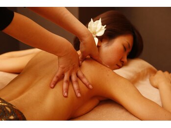 ボディッシュ 難波2号店(Bodysh)の写真/【極上ドライヘッドスパ60分7,260円】長時間のデスクワークやスマホの見過ぎによる首・肩・目のお疲れに！