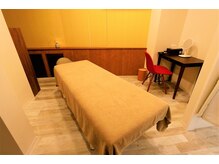 プラス(APLUS)/施術ルーム