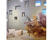 サトリネイルルーム 京橋店(Satoril nail room)の雰囲気（cafeのようなお洒落でくつろげる空間〇゜）