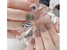 カミレ(kamille)/ちぐはぐネイル