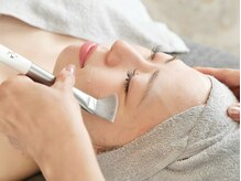 ルブランプラス(Le Blanc +)/【プラピール】1剤目を塗布