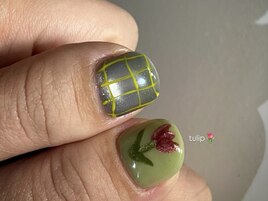 個性派ニュアンスネイル