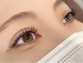 ベルティークアイ(Beltheque Eyes)の写真/ダブルフラットラッシュ使用で耐久性◎持ちの良さ×ボリューム感もアップ♪どちらも叶えたい方にオススメ★