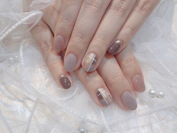 ティーズ ネイルマツエクサロン 品川本店(T's)の写真/【シンプル～トレンド◎】毎月替わる豊富なデザイン♪オフィス・シンプル定額初回¥6980～/お得な平日割有