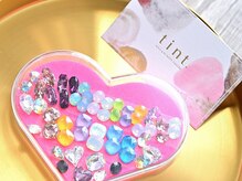 ティント(tint.)/スワロフスキーパーツも豊富