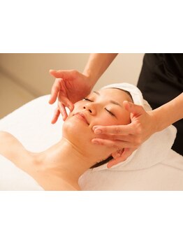 ホウレイ線・たるみ改善！予防ケア