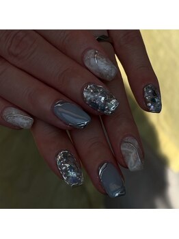 ネイルクイーン(Nail Queen)/シェルニュアンスネイル¥9000♪