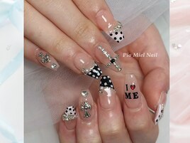 ヌーディーベージュ×ドット