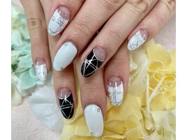 【岡田】大人モノトーンネイル☆