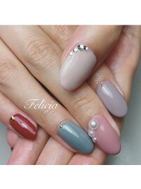 パール5色ネイル￥11550(税込)