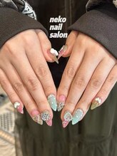 ネコ(Neko)/カラフル　トレンド　ワンホン