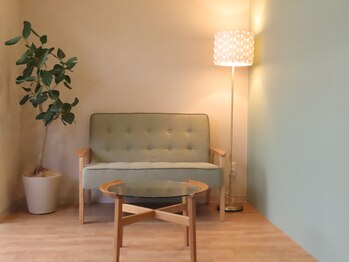 エヌアンドエヌ鍼灸院 福住店(N&えぬ鍼灸院)/待合スペース