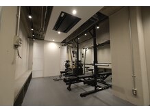 エヌプラスボディワークス(n+body works)/店内　障子を閉めた場合