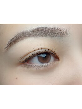 ナチュラル上品な目元にしたい