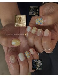 butter yellow × blue flower