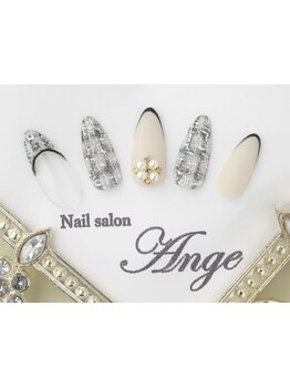 ネイル・アイメニューの同時施術が可能