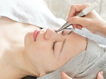 ルブランプラス(Le Blanc +)/【プラピール】1剤目を塗布