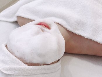 レ ベージュ(L’Beige)の写真/実績豊富なハンドテクニック&最先端の幹細胞ケアで上半身.お顔.ヘッドマッサ-ジ込の贅沢フェイシャルが好評