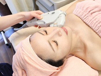 美テラスの写真/施術後の変化に絶対驚く★ほうれい線&たるみを引き締め徹底改善♪ハンド&マシンで速功W小顔効果★