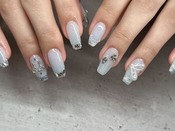 ラヴィエ ベル(La vie est belle)/水色ワンホンネイル