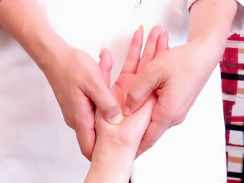 ユル 五反田(YuL)/《施術風景・手のひら》