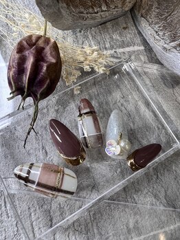 アマリネ(Amarine)/チェック柄ネイル