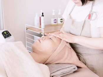 ヨリ(yori)の写真/【最新機器《オプティマム》ついに導入！】シミしわ、毛穴ケアなど幅広い肌悩みへのアプローチが可能◎