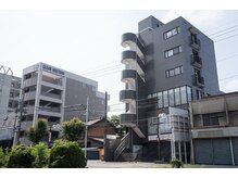 アトリエ リュエル(Atelier Ruelle)の雰囲気（マンション裏に駐車場、駐輪場あり。駐車位置はInstagram参照）