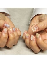 シルニー リム(Silny rim)/アシンメトリーニュアンスネイル