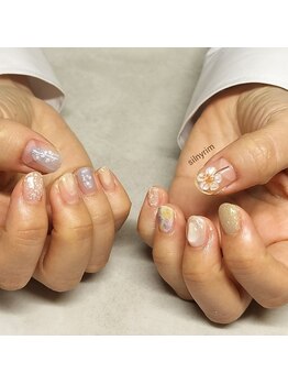 シルニー リム(Silny rim)/アシンメトリーニュアンスネイル