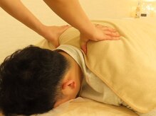 肩甲骨を動かし背中の重だるさを徹底解放