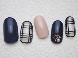 【シースルーチェックネイル】