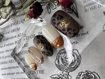 アマリネ(Amarine)/ヒョウ柄ネイル