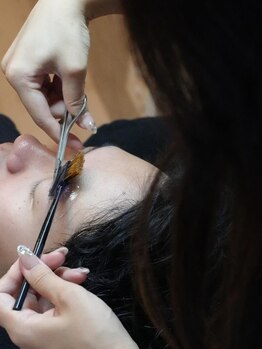 マヴィ 恵比寿 広尾店(ma vie)の写真/まゆげのお手入れが初めての方でも大丈夫！施術歴6年約2,000人以上のお客様を担当してきたスタッフが施術★