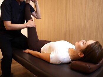 トータルボディケア ジョイナステラス3二俣川店(TOTAL BODY CARE)の写真/Ｏ脚Ｘ脚を改善し美しい姿勢と軽やかな日常を叶える本格整体。身体に合う施術で歪みやずれを根本からケア◎