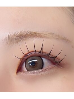 イー(iii)/ナチュラルまつエク