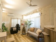 スリール(Sourire)の雰囲気（個人サロンの為ごゆっくりとお寛ぎ頂ける空間となっております♪）