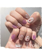 トロワ(Trois)/手描きアートネイル