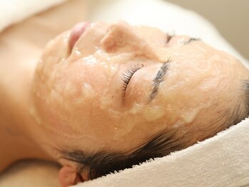 プルソワン 江坂/《高濃度炭酸パック》