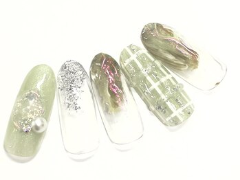 コルン/秋チェックネイル